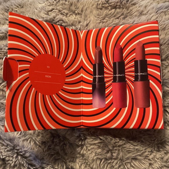 MAC cosmetics lip kit - Picture 3 of 7